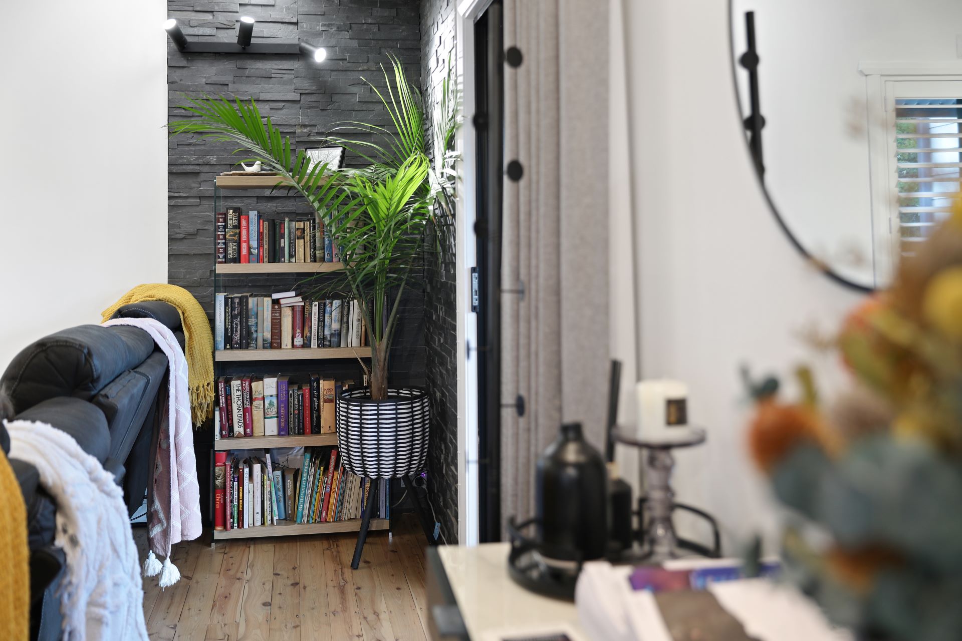 Retreat Living Room Photo 3