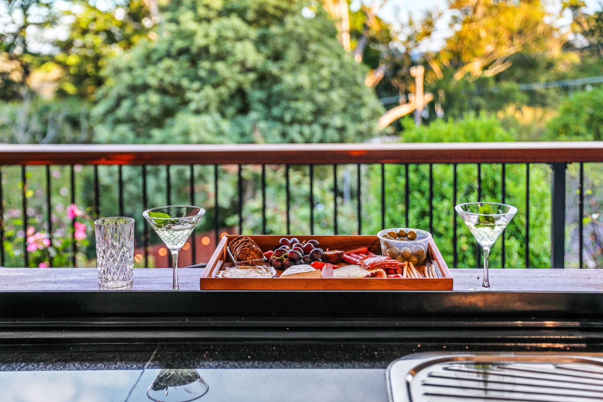 Retreat Veranda Photo 2