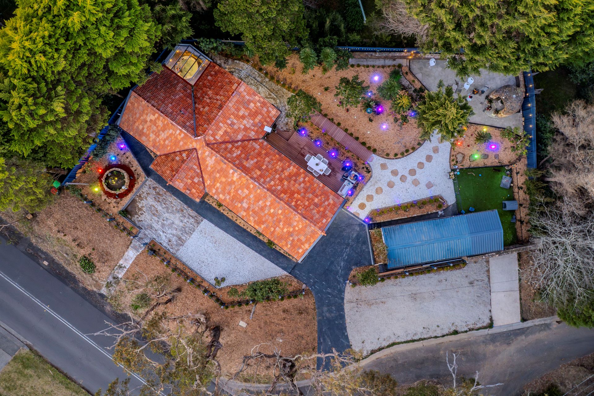 Palace Parking and Outdoors Photo 3