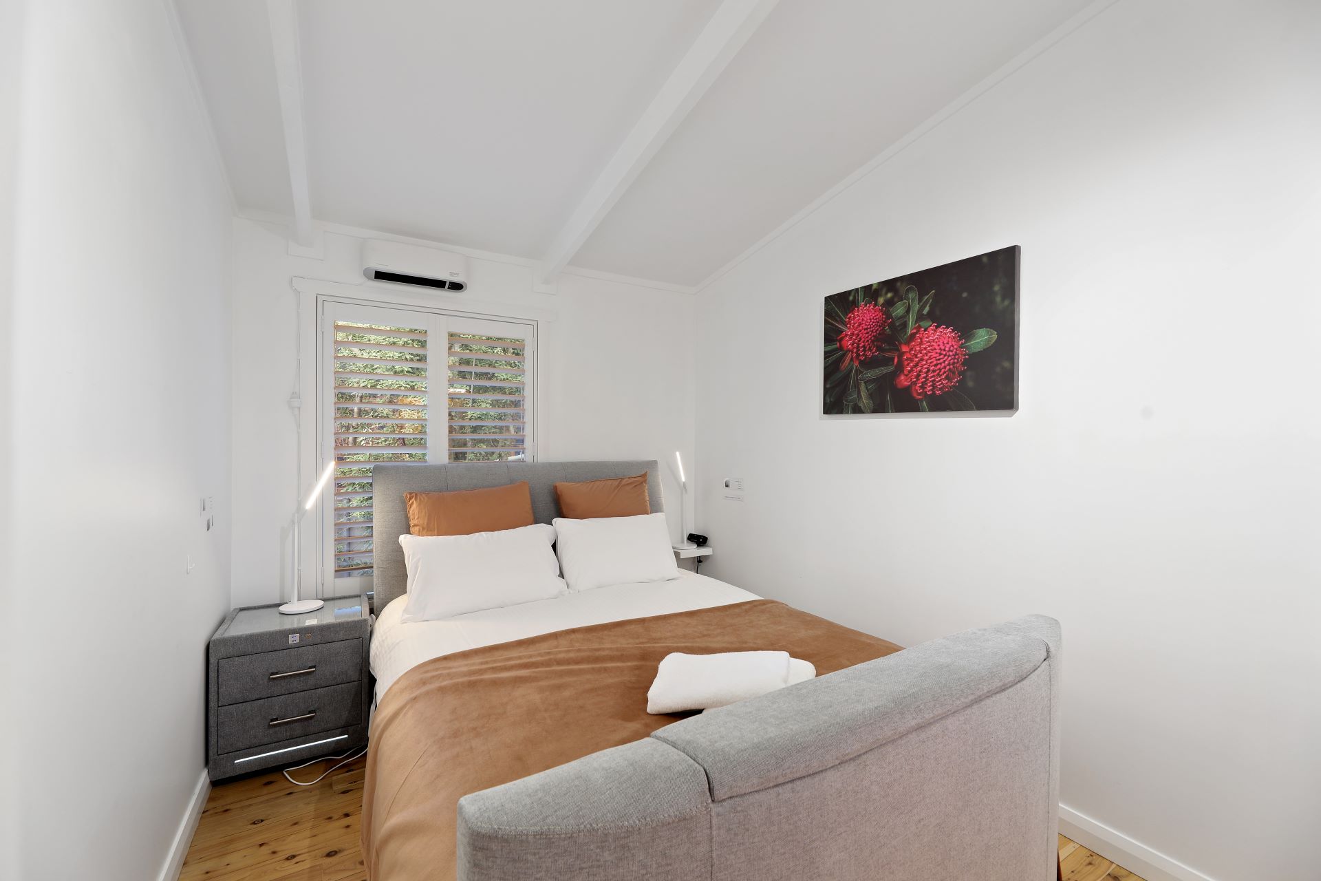 Retreat Queen Bedroom Photo 1